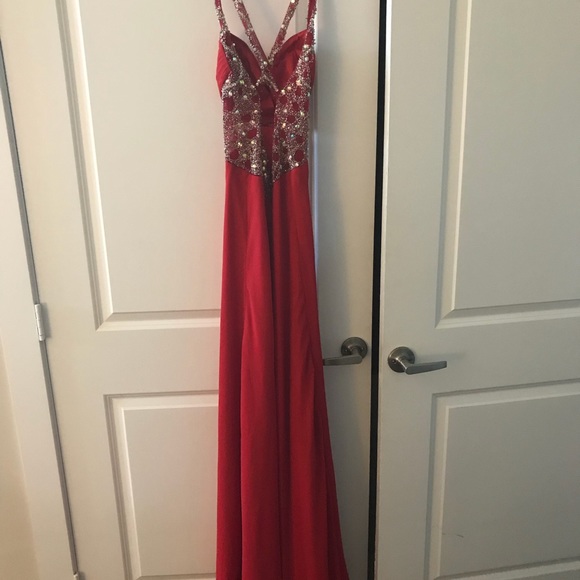 Beautiful Red Formal/Prom Dress - Picture 4 of 5
